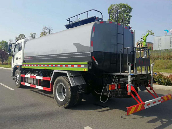 福田瑞沃灑水車（12噸）