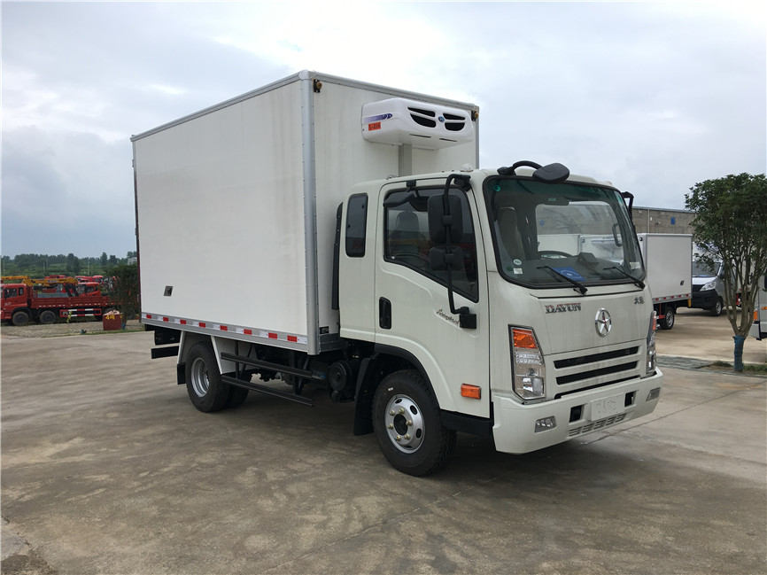 大運(yùn)排半 3.75米冷藏車